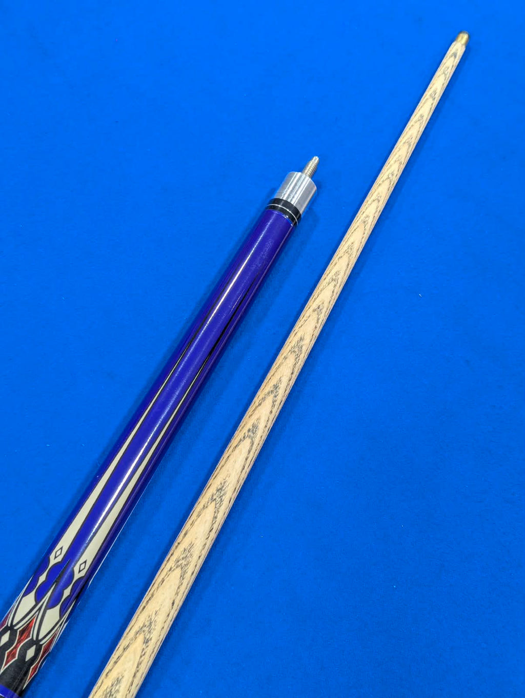 SNOOKER TOW PEC CUE